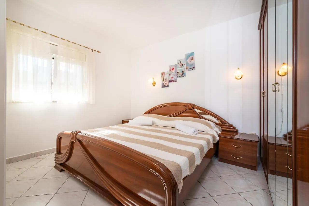 Bistra Pakostane Apartments